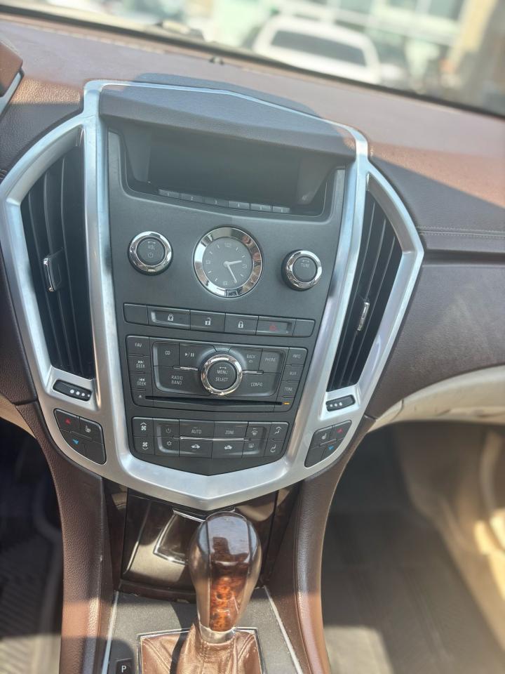 2010 Cadillac SRX 3.0 Luxury - Photo #9