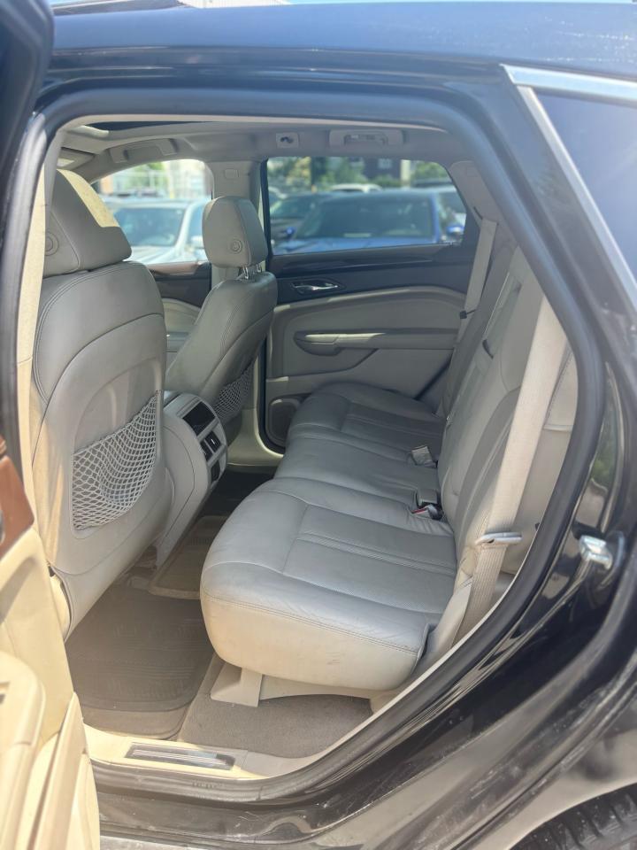 2010 Cadillac SRX 3.0 Luxury - Photo #11