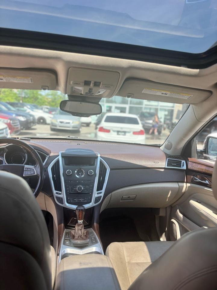 2010 Cadillac SRX 3.0 Luxury - Photo #15