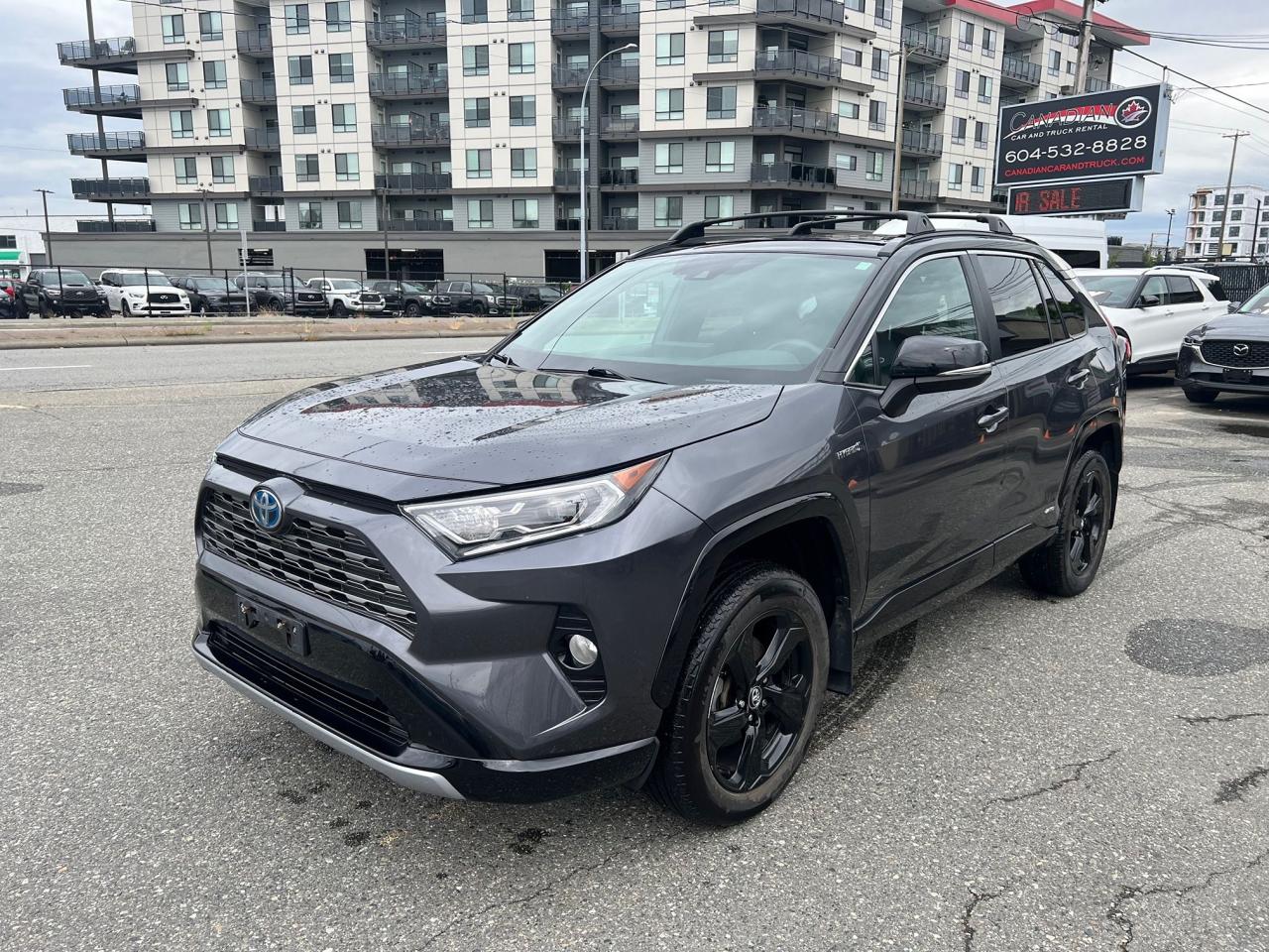 2021 Toyota RAV4 Hybrid XSE Photo3