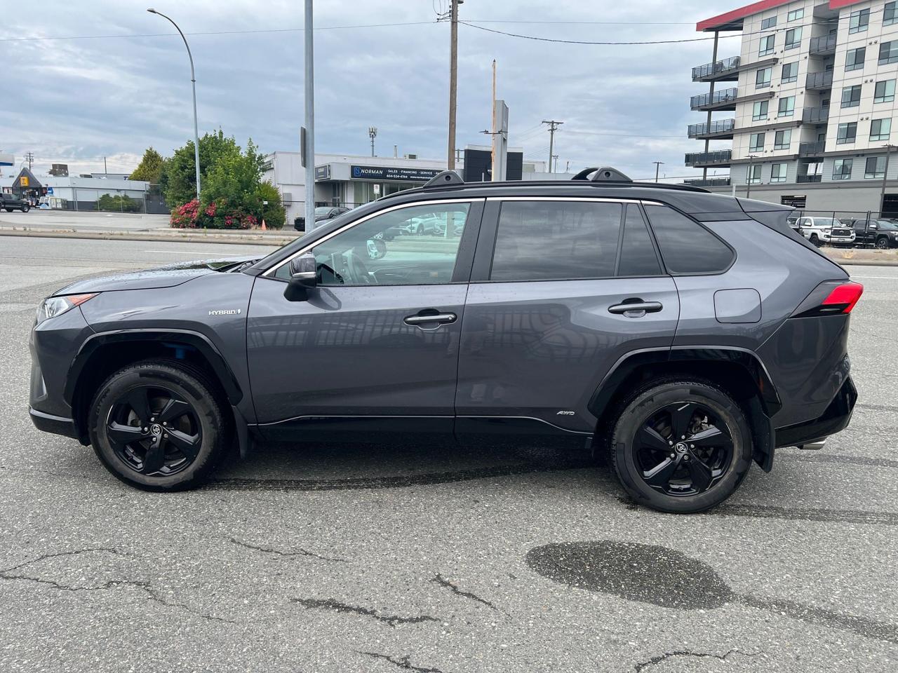 2021 Toyota RAV4 Hybrid XSE Photo4