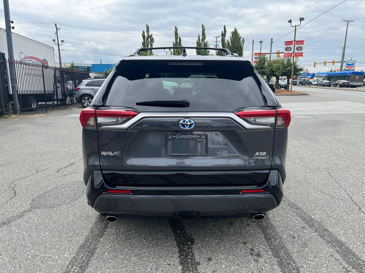 2021 Toyota RAV4 Hybrid XSE Photo6