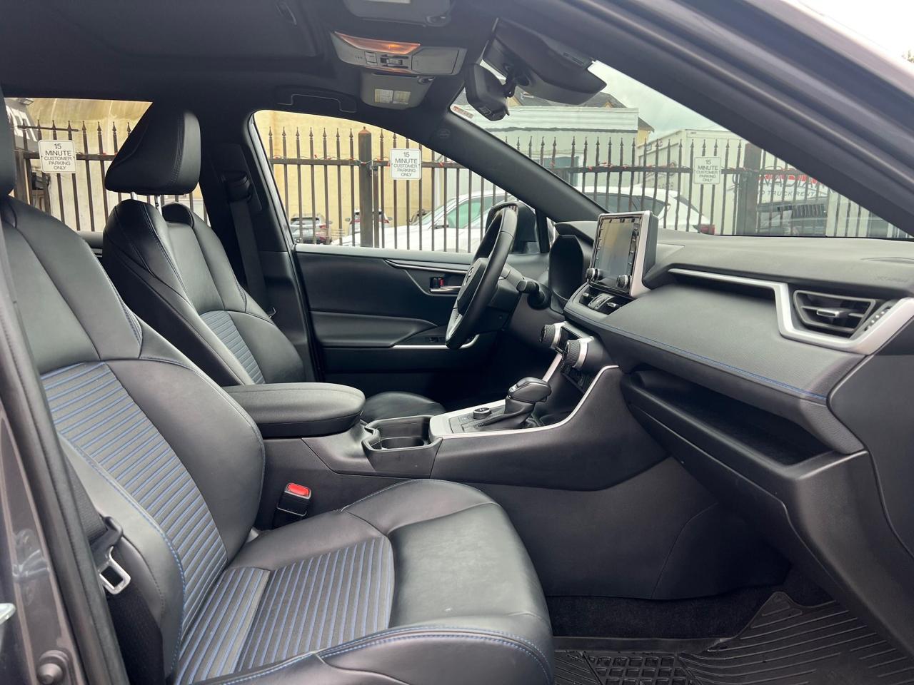 2021 Toyota RAV4 Hybrid XSE Photo11