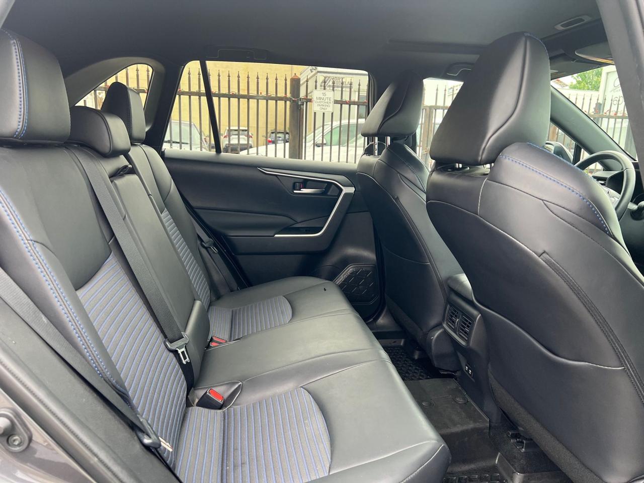 2021 Toyota RAV4 Hybrid XSE Photo12