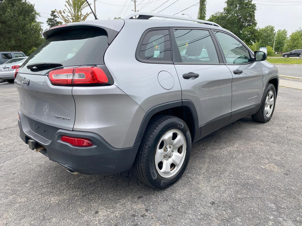 2014 Jeep Cherokee 1 Owner/No Accidents/Automatic/All Wheel Drive - Photo #6
