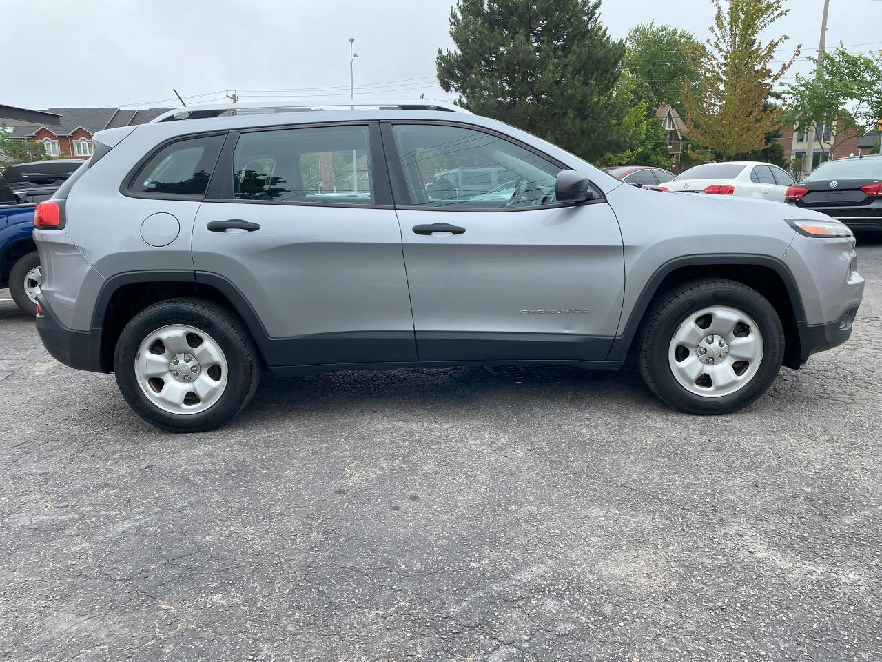 2014 Jeep Cherokee 1 Owner/No Accidents/Automatic/All Wheel Drive - Photo #5