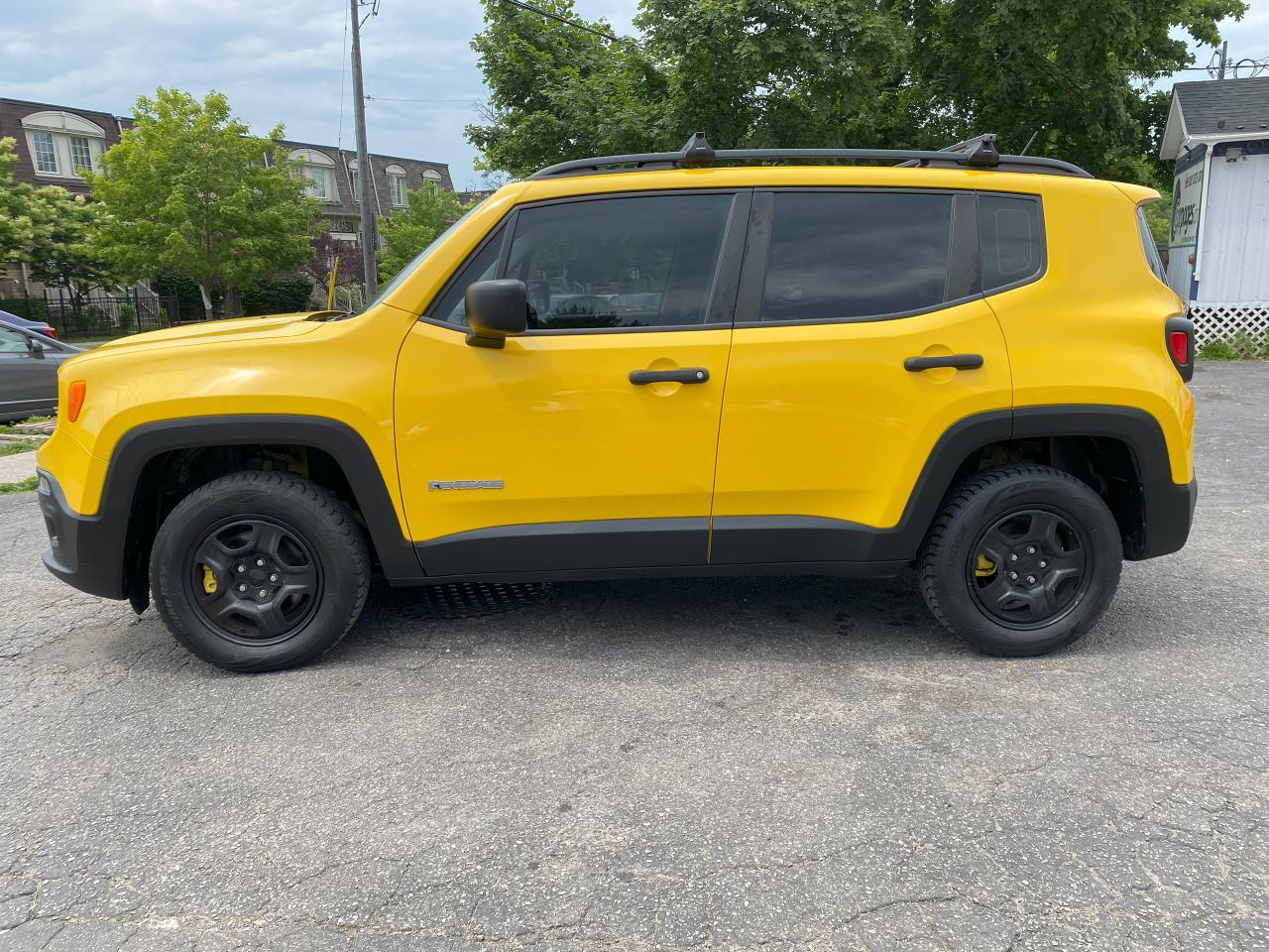 2015 Jeep Renegade Clean No Accidents/Automatic/AWD/Sport - Photo #2