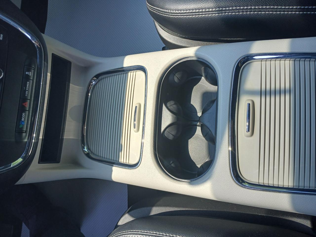 2016 Dodge Grand Caravan SXT Premium Plus - Photo #18