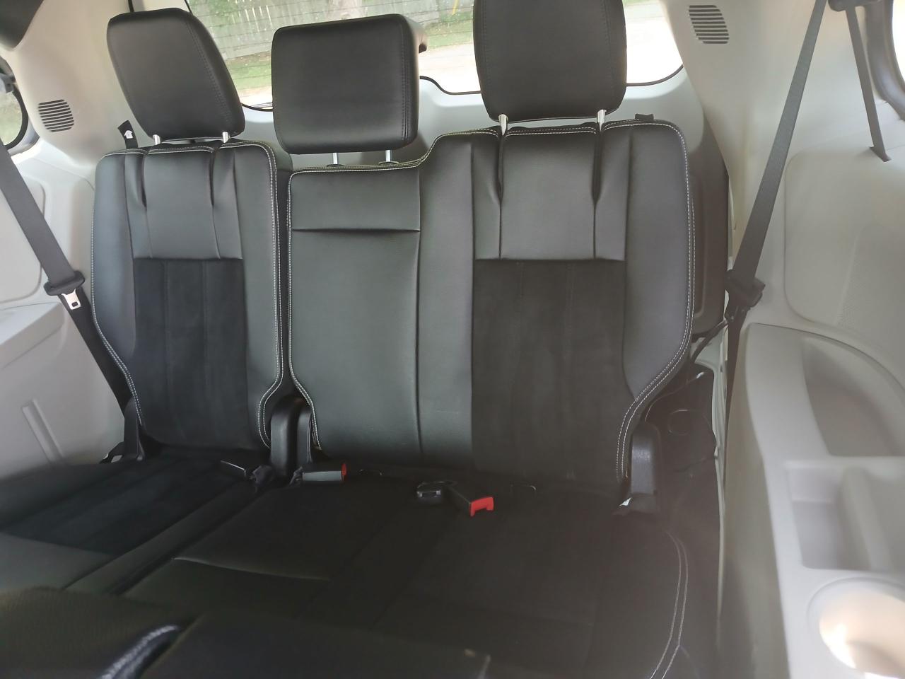 2016 Dodge Grand Caravan SXT Premium Plus - Photo #13