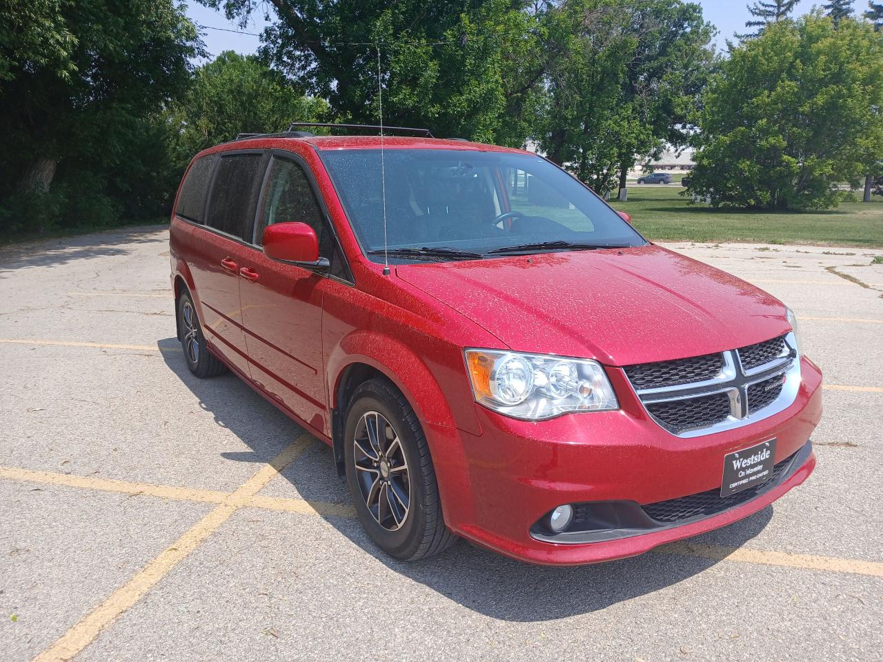 2016 Dodge Grand Caravan SXT Premium Plus - Photo #3