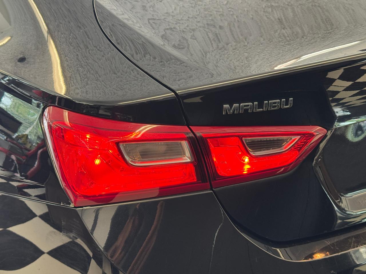 2017 Chevrolet Malibu LT+Roof+Blind Spot+Collision Alert+ Photo58