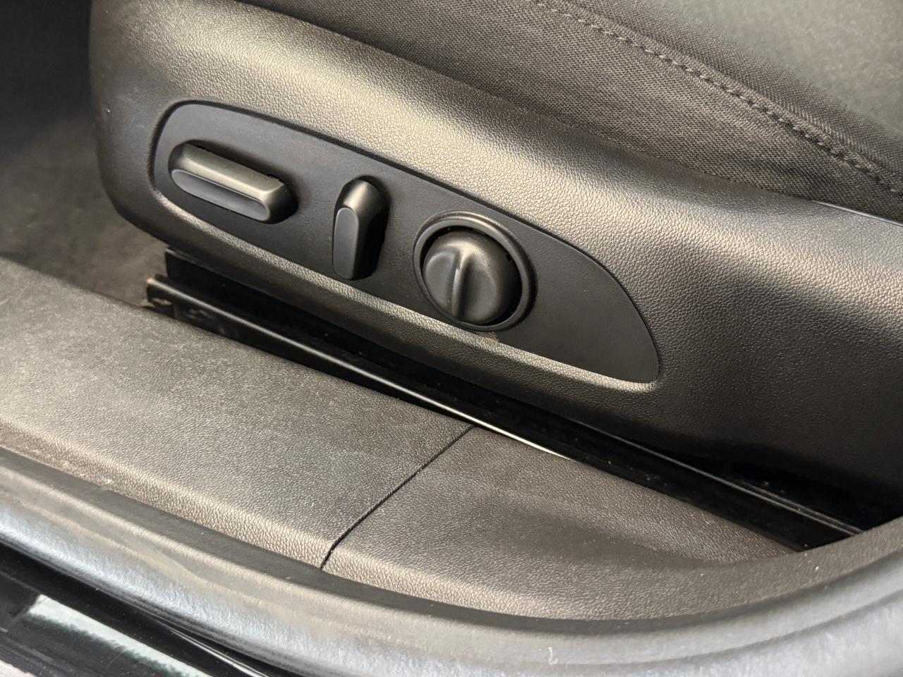 2017 Chevrolet Malibu LT+Roof+Blind Spot+Collision Alert+ Photo41