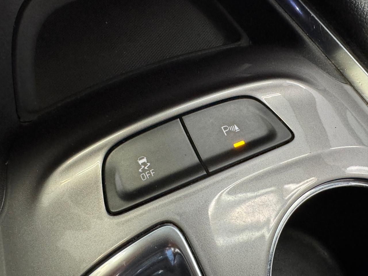 2017 Chevrolet Malibu LT+Roof+Blind Spot+Collision Alert+ Photo34