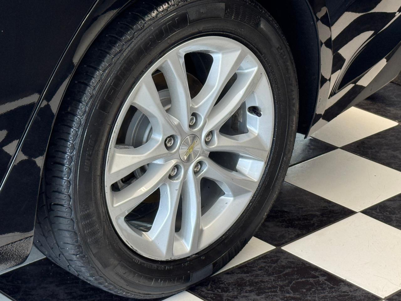 2017 Chevrolet Malibu LT+Roof+Blind Spot+Collision Alert+ Photo52