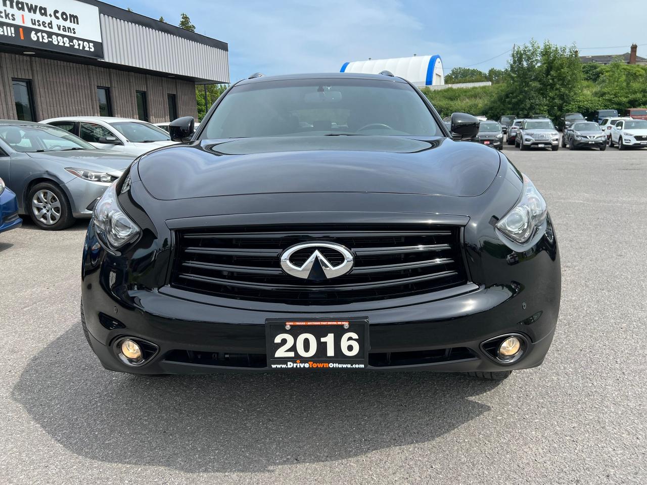 2016 Infiniti QX70 Sport - Photo #9