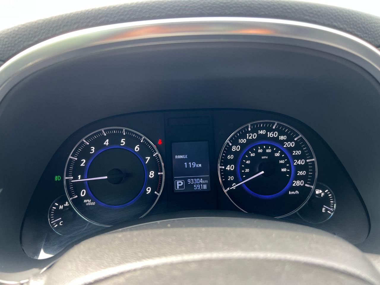 2016 Infiniti QX70 Sport - Photo #16