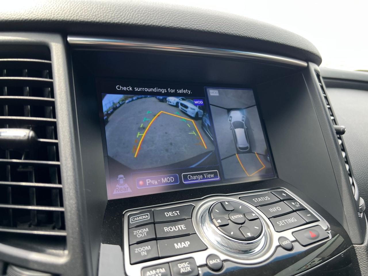 2016 Infiniti QX70 Sport - Photo #20