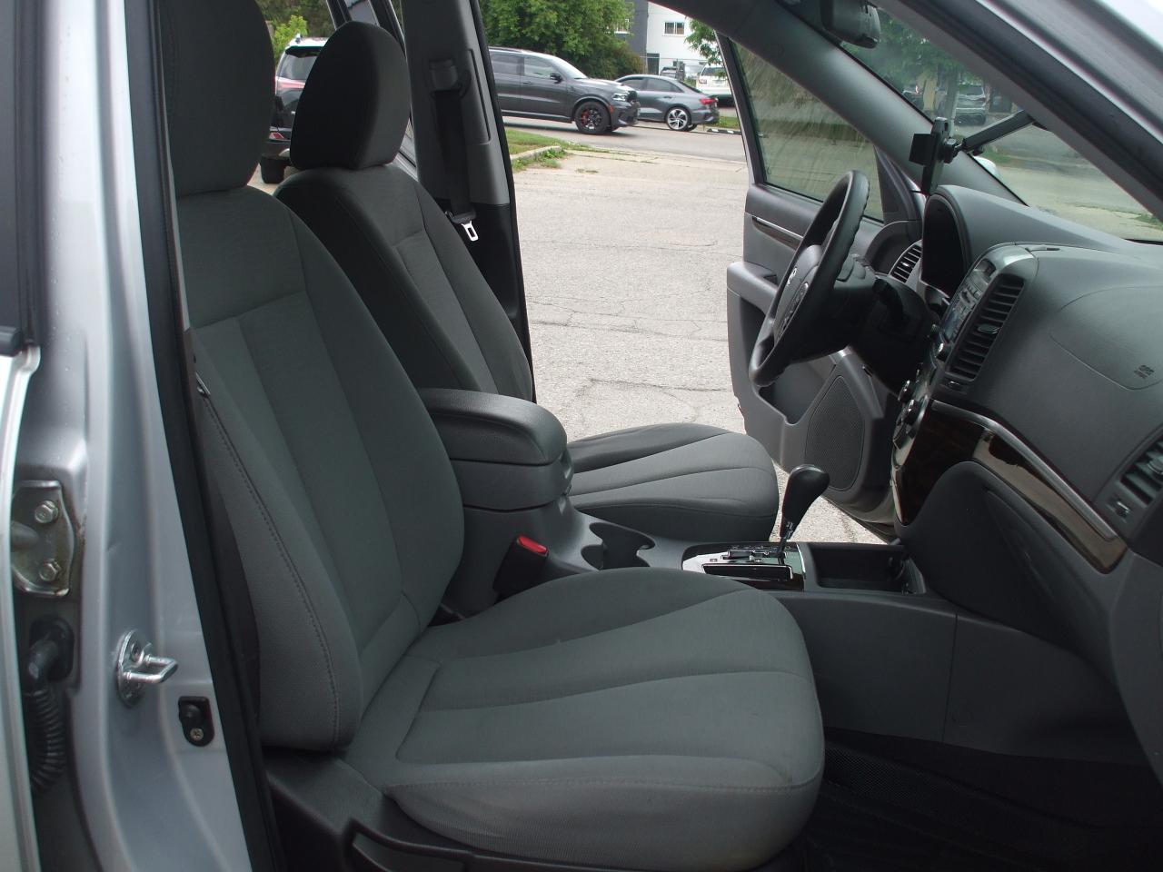 2010 Hyundai Santa Fe FWD 4dr I4 Auto GL,Certified,Low KM's,New Tires - Photo #13