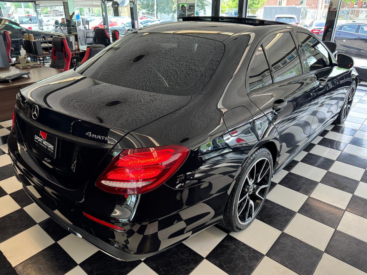 2017 Mercedes-Benz E-Class E400 4MATIC+Roof+GPS+BSM+Power Trunk Photo11