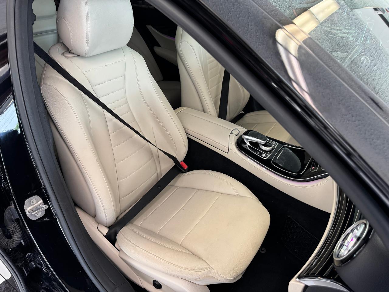2017 Mercedes-Benz E-Class E400 4MATIC+Roof+GPS+BSM+Power Trunk Photo27