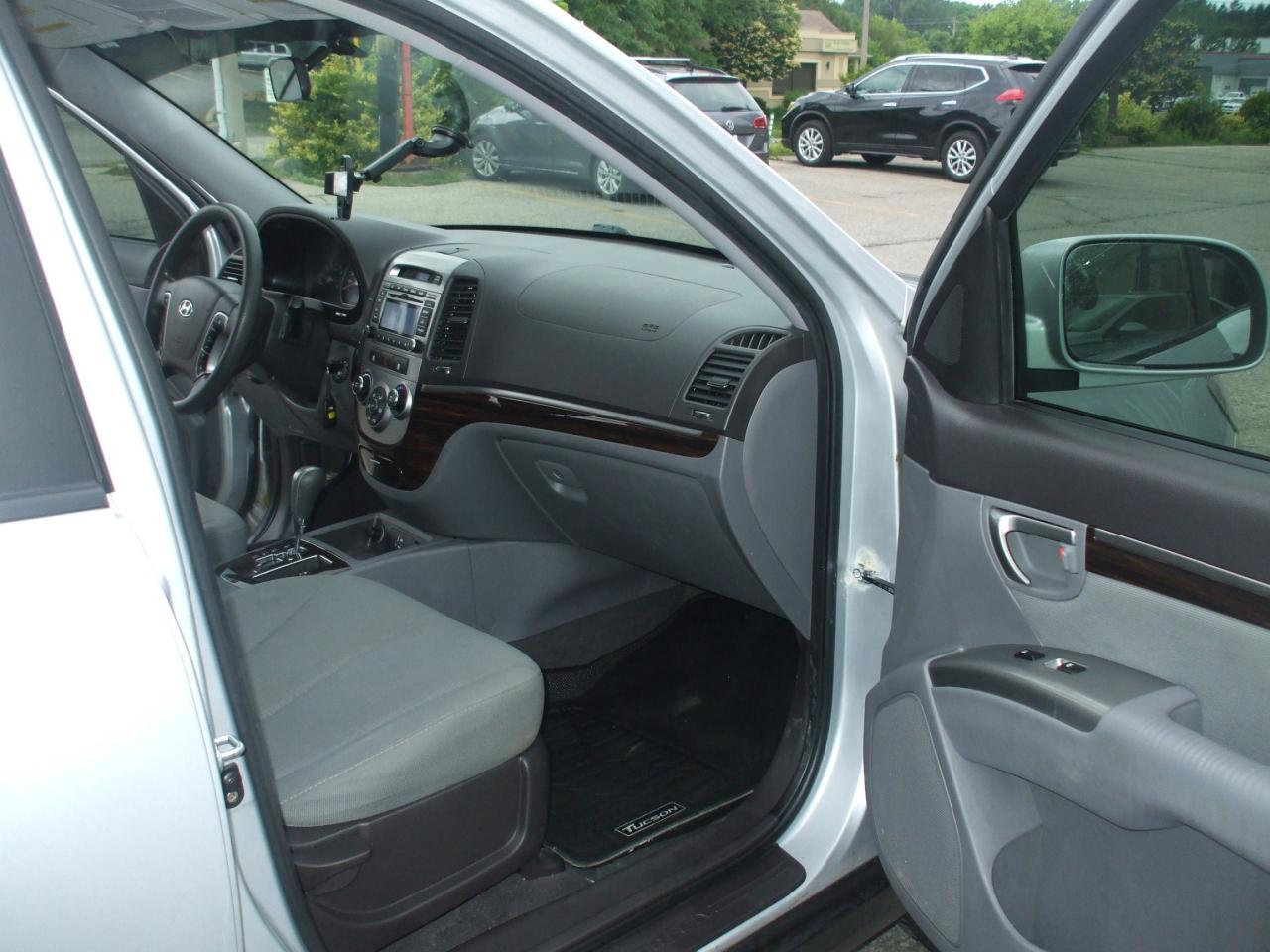2010 Hyundai Santa Fe FWD 4dr I4 Auto GL,Certified,Low KM's,New Tires
