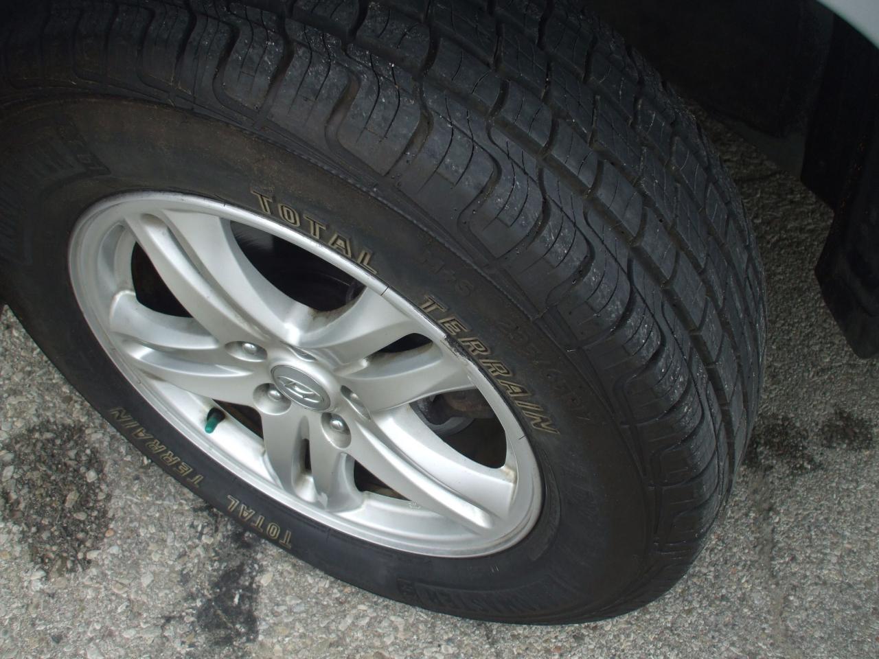 2010 Hyundai Santa Fe FWD 4dr I4 Auto GL,Certified,Low KM's,New Tires