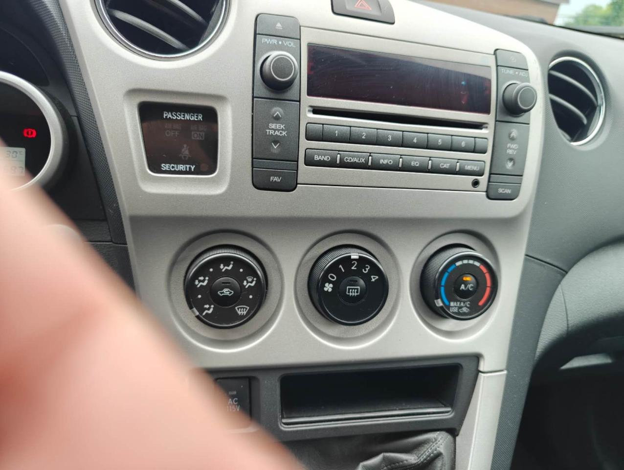 2010 Pontiac Vibe 4DR WGN FWD - Photo #11
