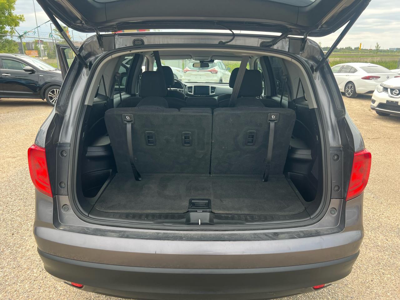 2017 Honda Pilot LX 7 Passenger + Safety AWD, Heated Seats BUC - Photo #9