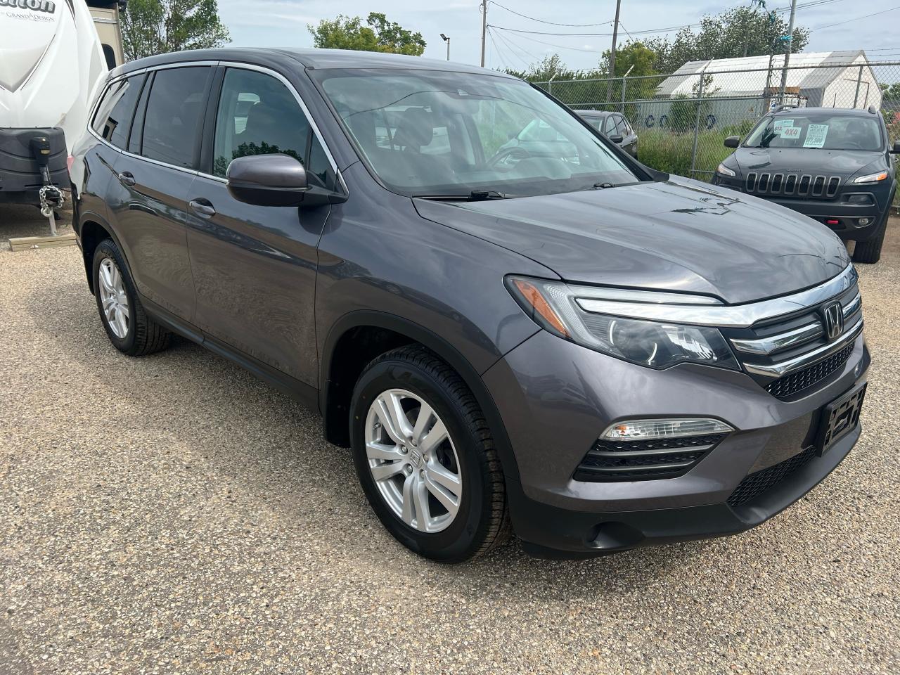 2017 Honda Pilot LX 7 Passenger + Safety AWD, Heated Seats BUC - Photo #7