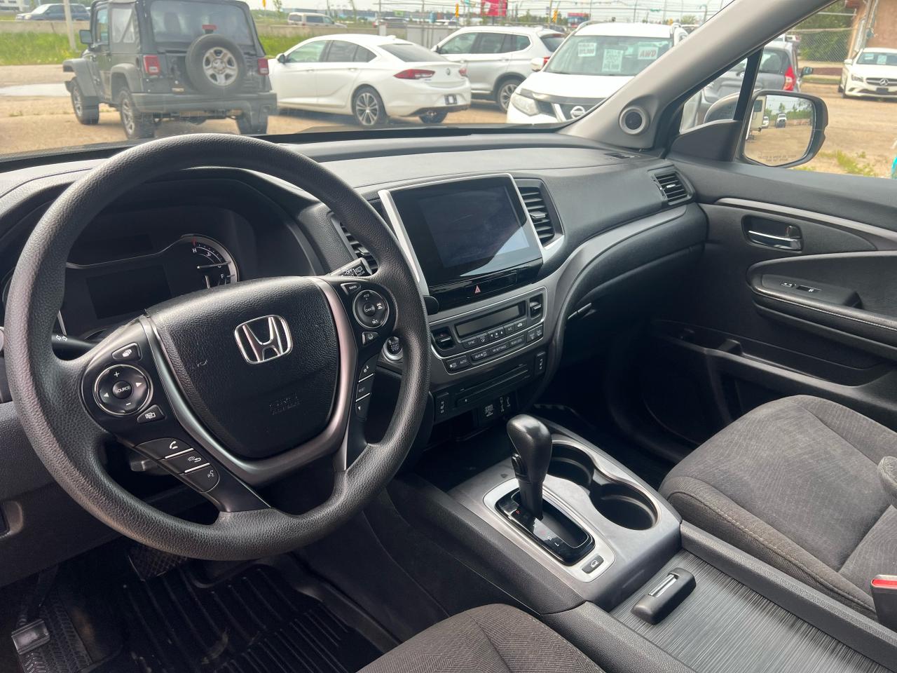 2017 Honda Pilot LX 7 Passenger + Safety AWD, Heated Seats BUC - Photo #10