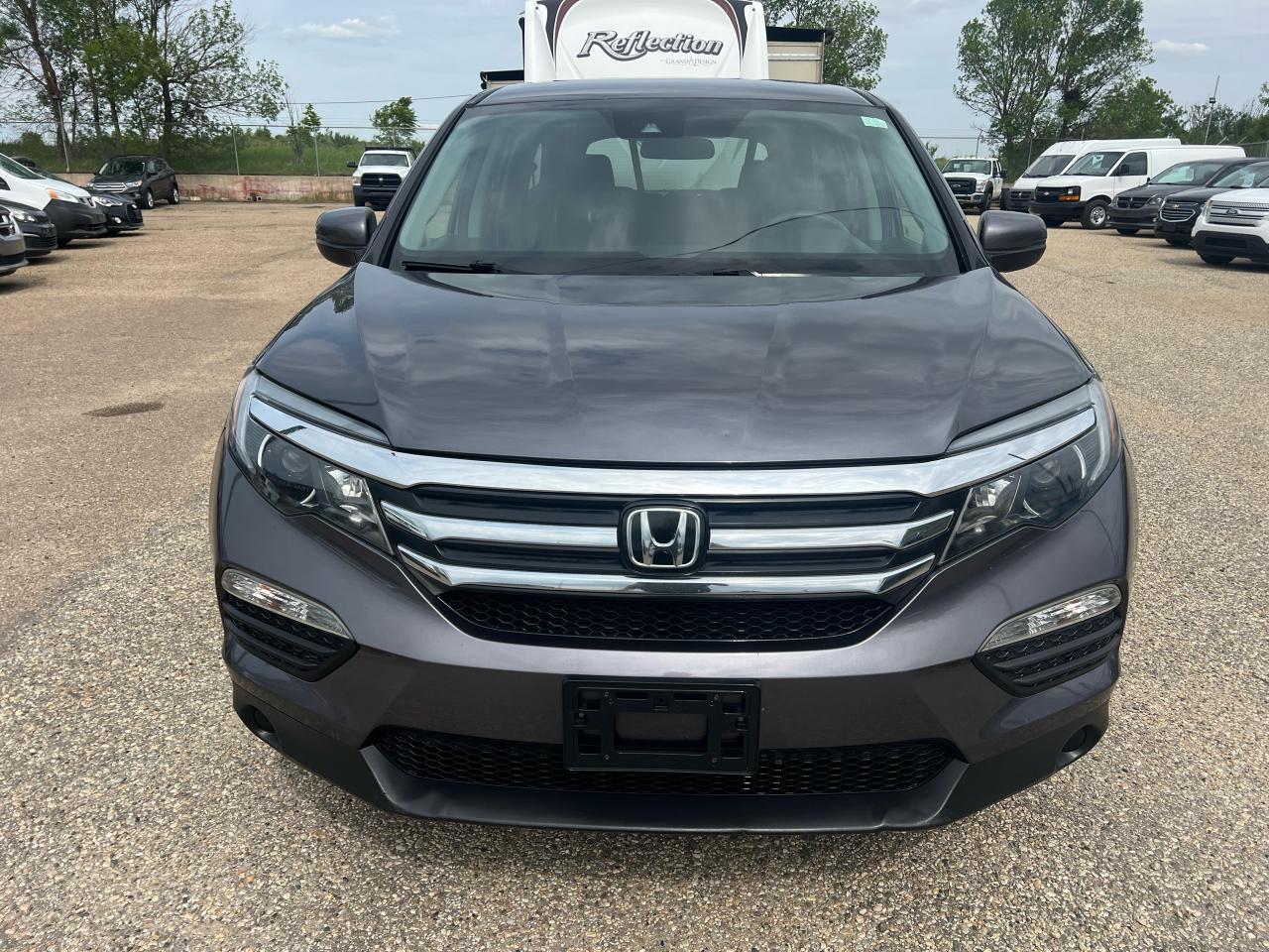 2017 Honda Pilot LX 7 Passenger + Safety AWD, Heated Seats BUC - Photo #2