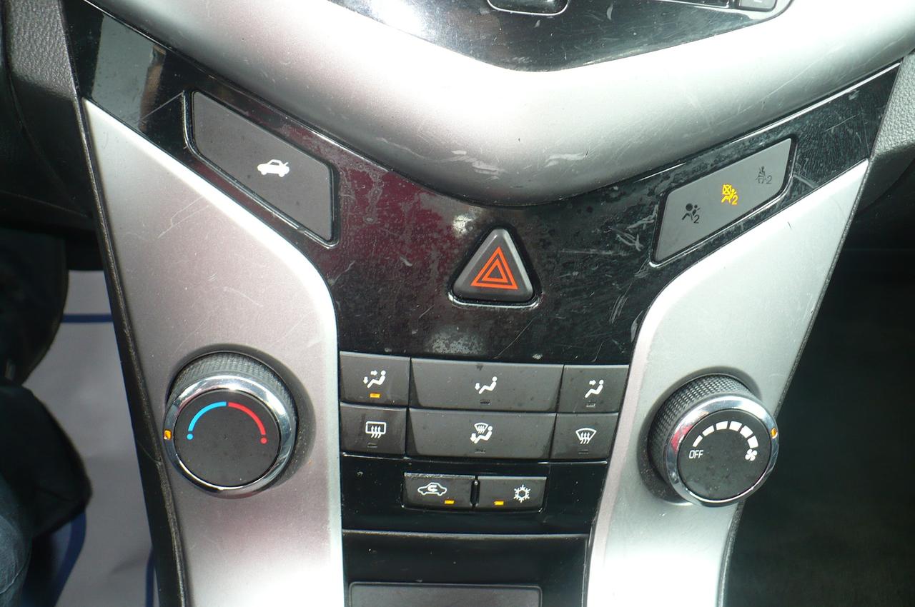 2015 Chevrolet Cruze 1LT Photo