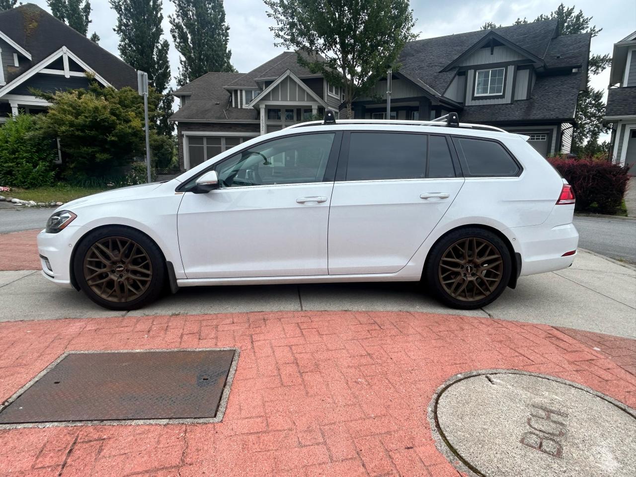 2019 Volkswagen Golf SportWagen Execline - Photo #2