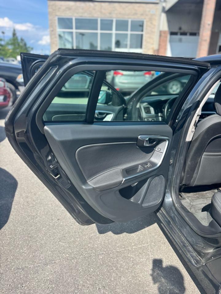 2015 Volvo V60 T5 - Photo #16
