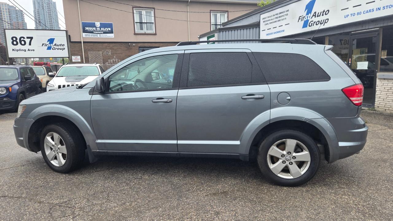 2010 Dodge Journey SXT - Photo #2
