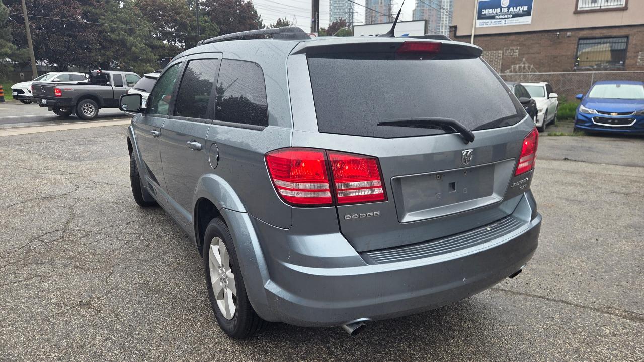 2010 Dodge Journey SXT - Photo #3