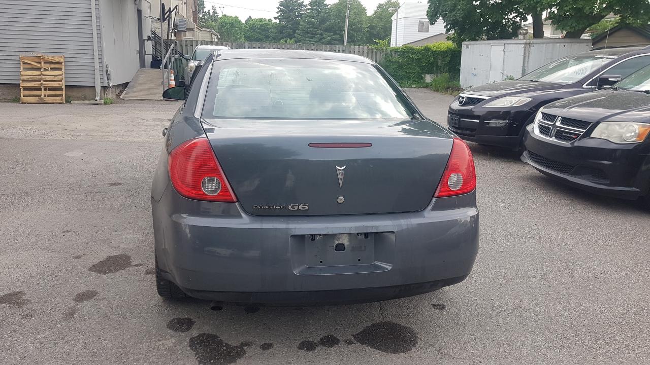 2008 Pontiac G6 SE - Photo #3