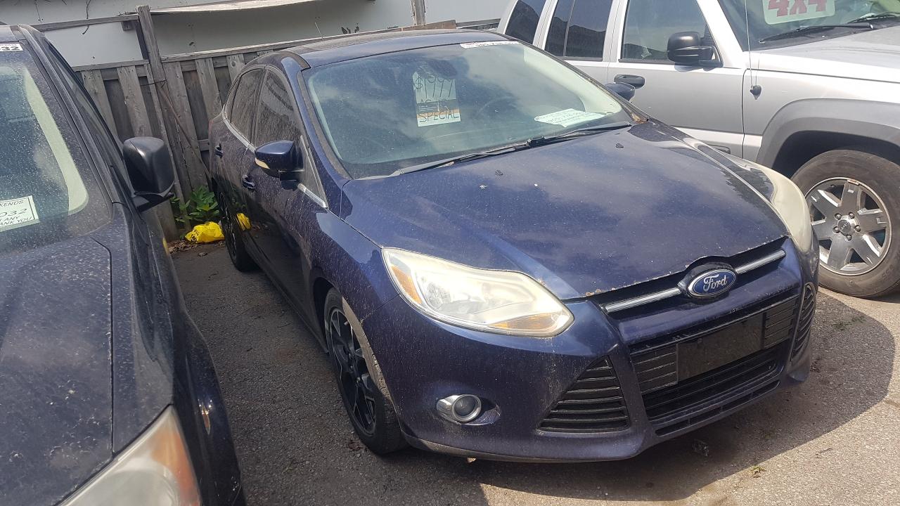 2012 Ford Focus SEL - Photo #2