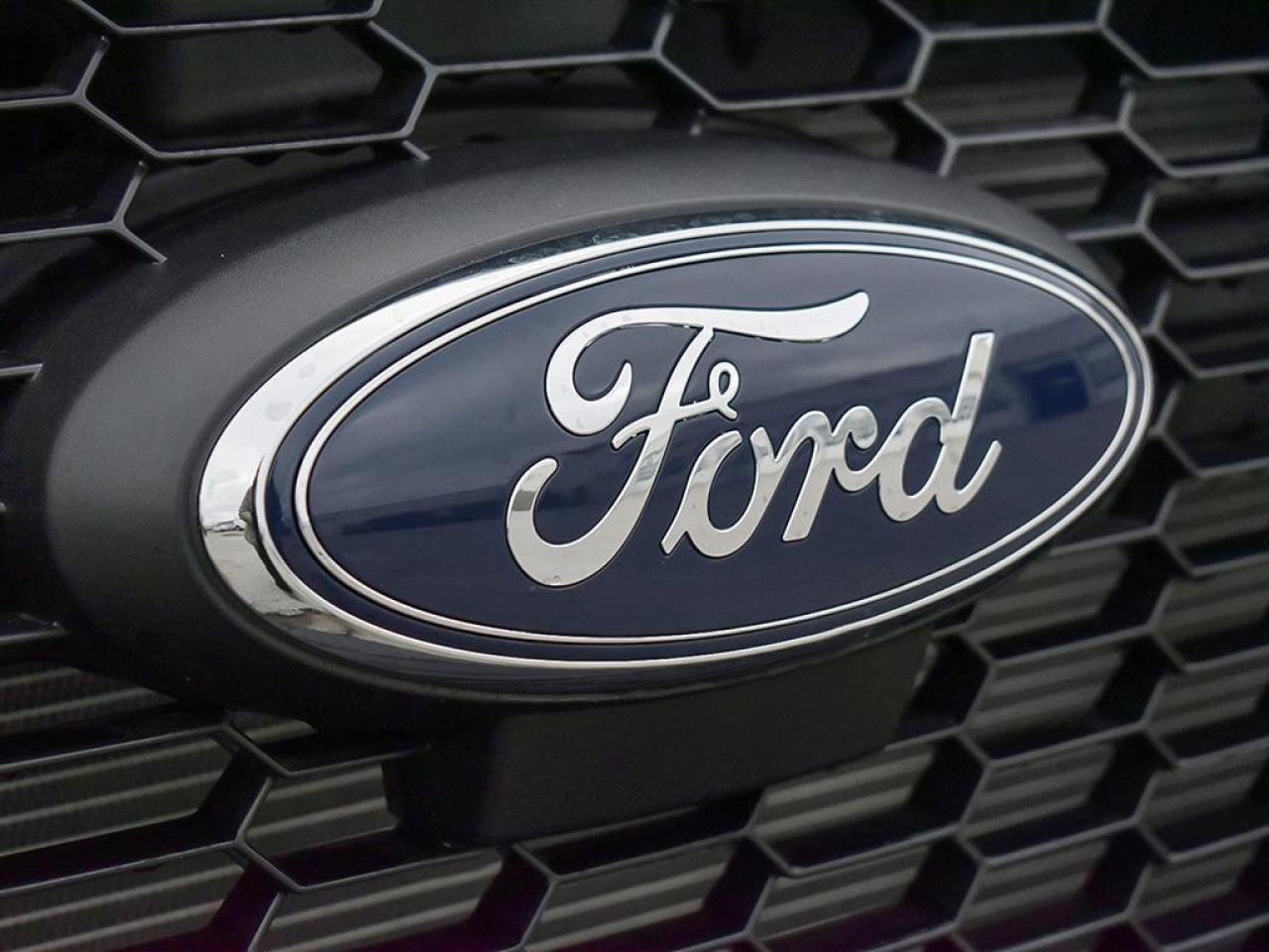 2025 Ford Transit Mid-Roof 148  - Tow Package Photo