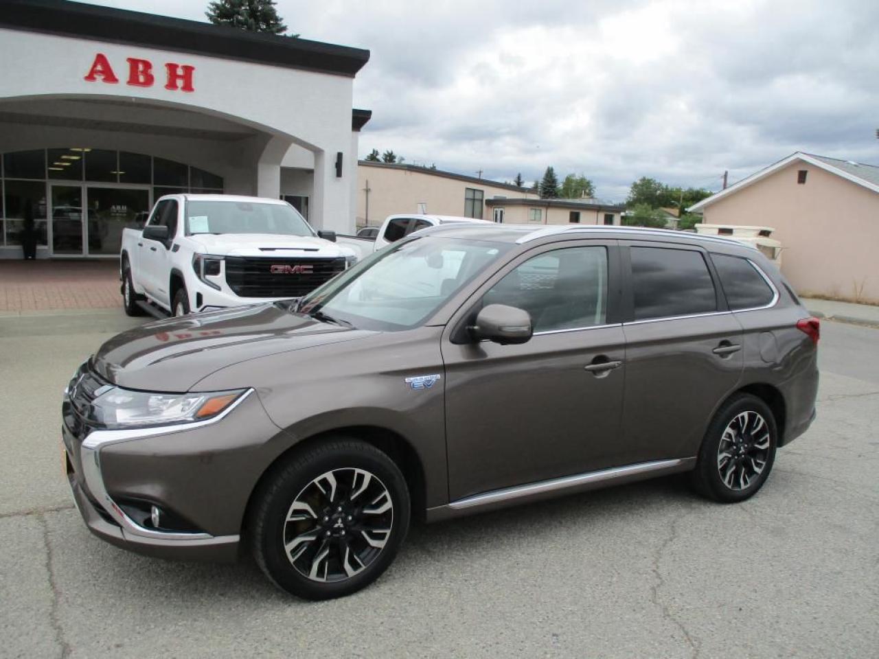 Used 2018 Mitsubishi Outlander Phev Se Awd for sale in Grand Forks, BC