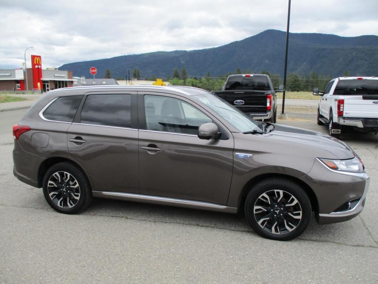 2018 Mitsubishi Outlander Phev Se Awd Photo4