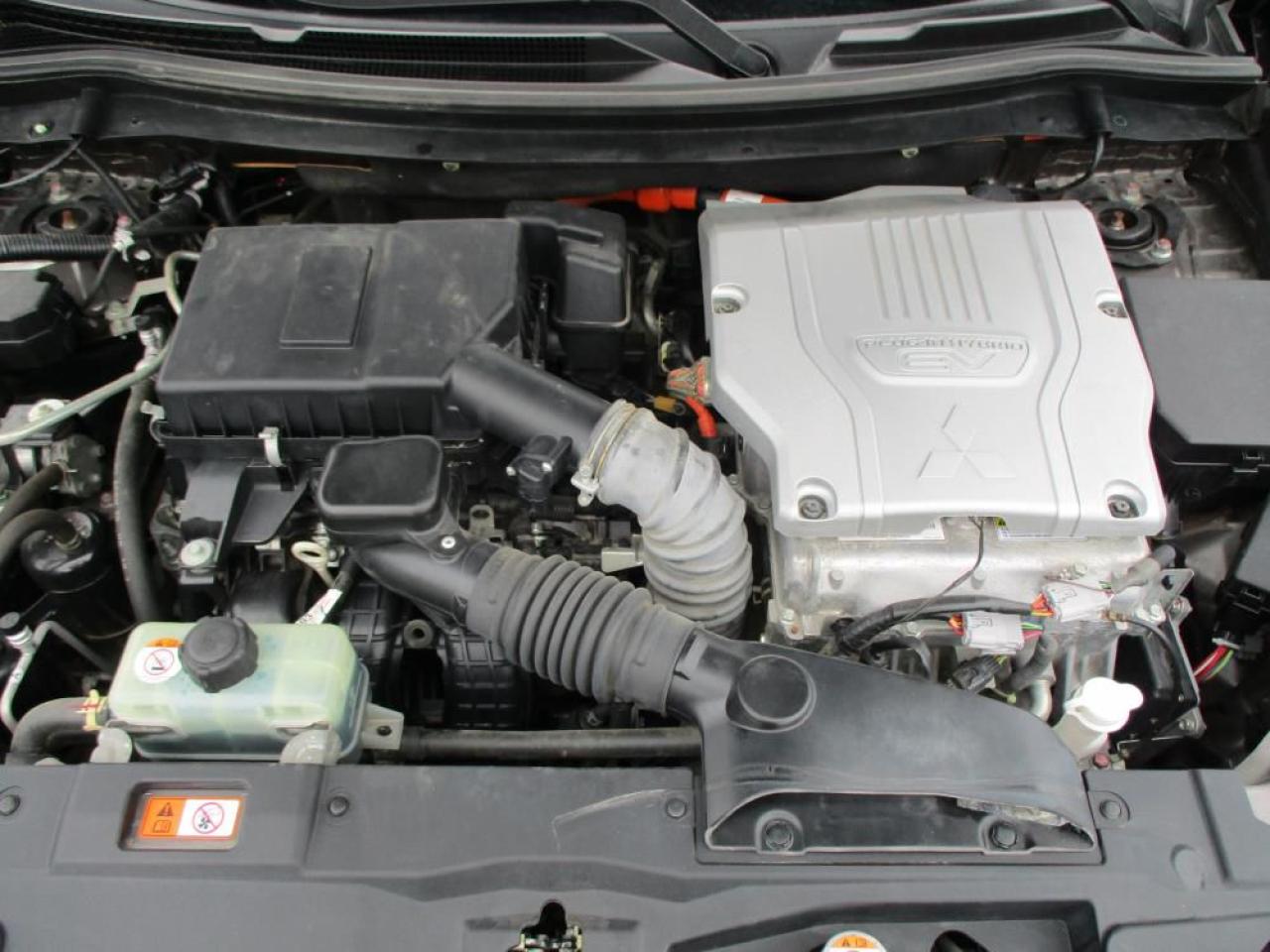 2018 Mitsubishi Outlander Phev Se Awd Photo2