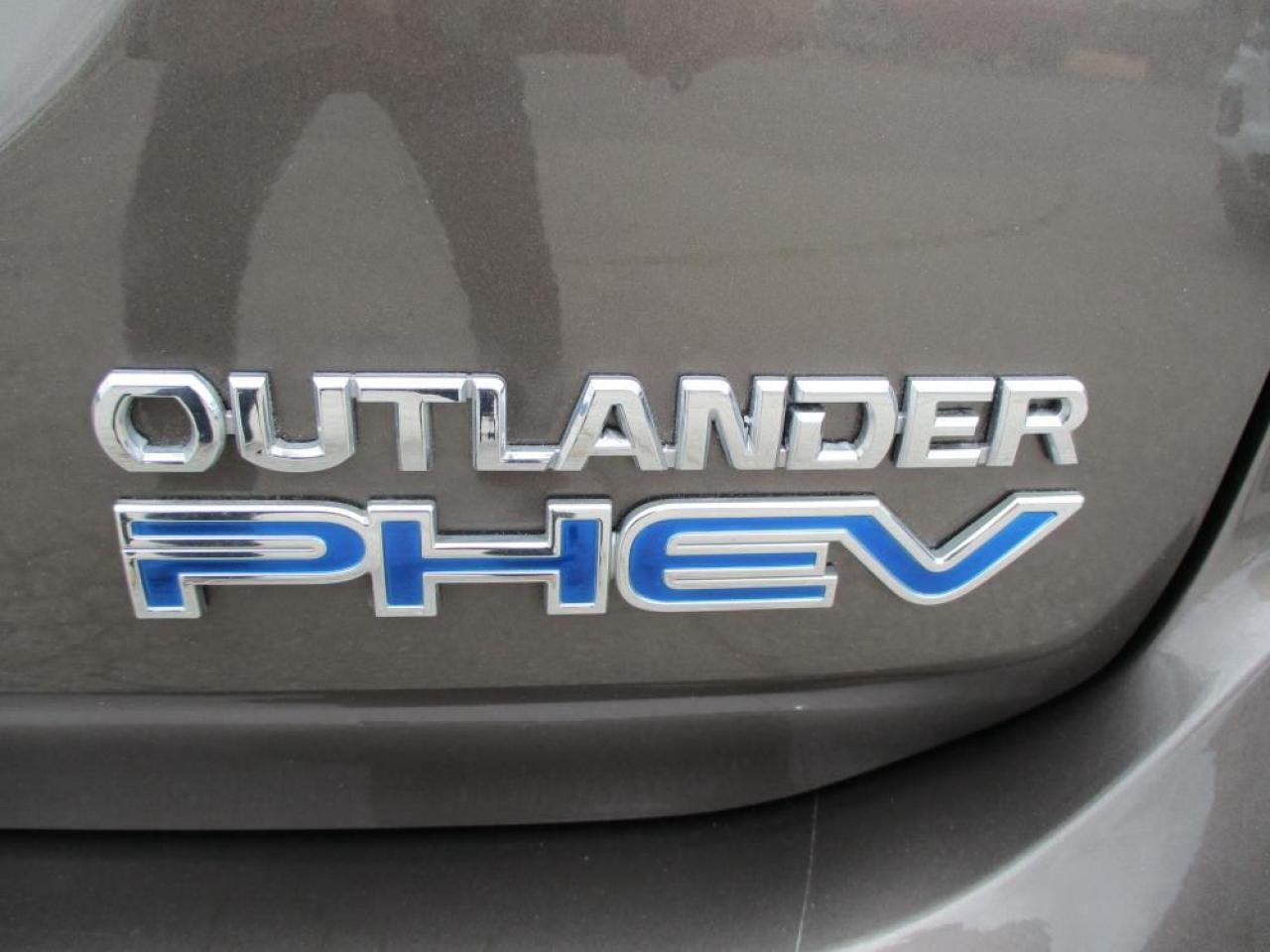 2018 Mitsubishi Outlander Phev Se Awd Photo10