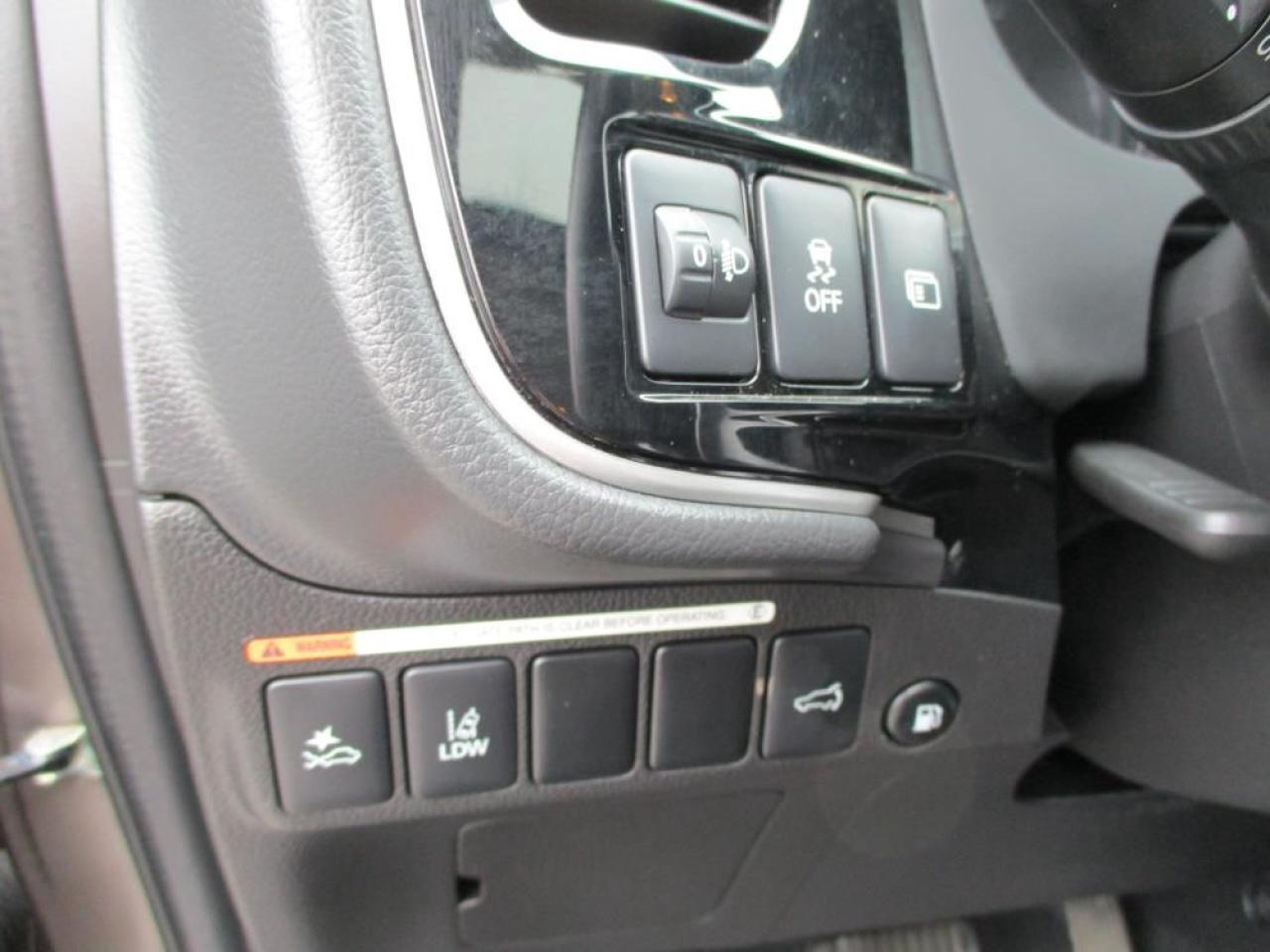 2018 Mitsubishi Outlander Phev Se Awd Photo14