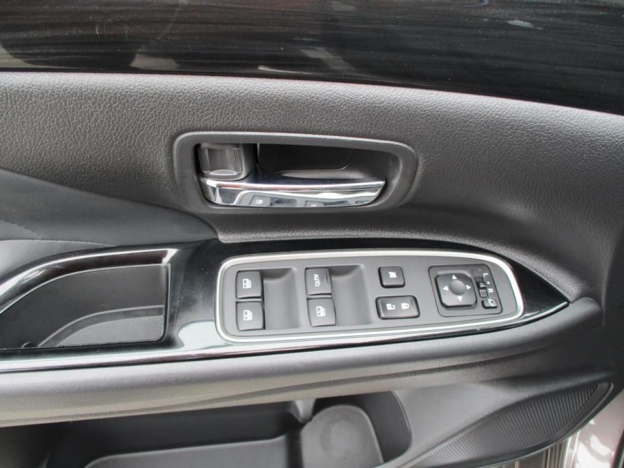 2018 Mitsubishi Outlander Phev Se Awd Photo13