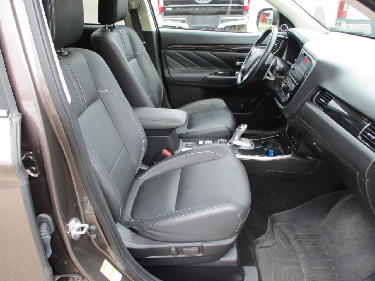 2018 Mitsubishi Outlander Phev Se Awd Photo16