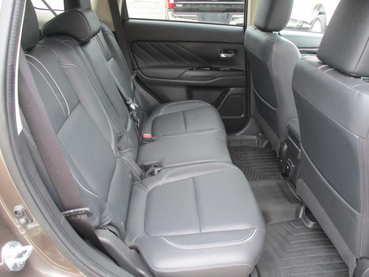 2018 Mitsubishi Outlander Phev Se Awd Photo17