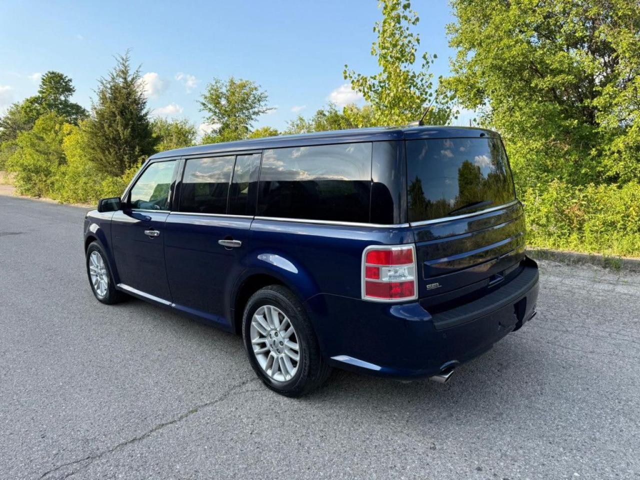 2016 Ford Flex SEL | CLEAN CARFAX | V6 | AWD | BIG SCREEN | HEATED SEATS | POWER SEATS | - Photo #4