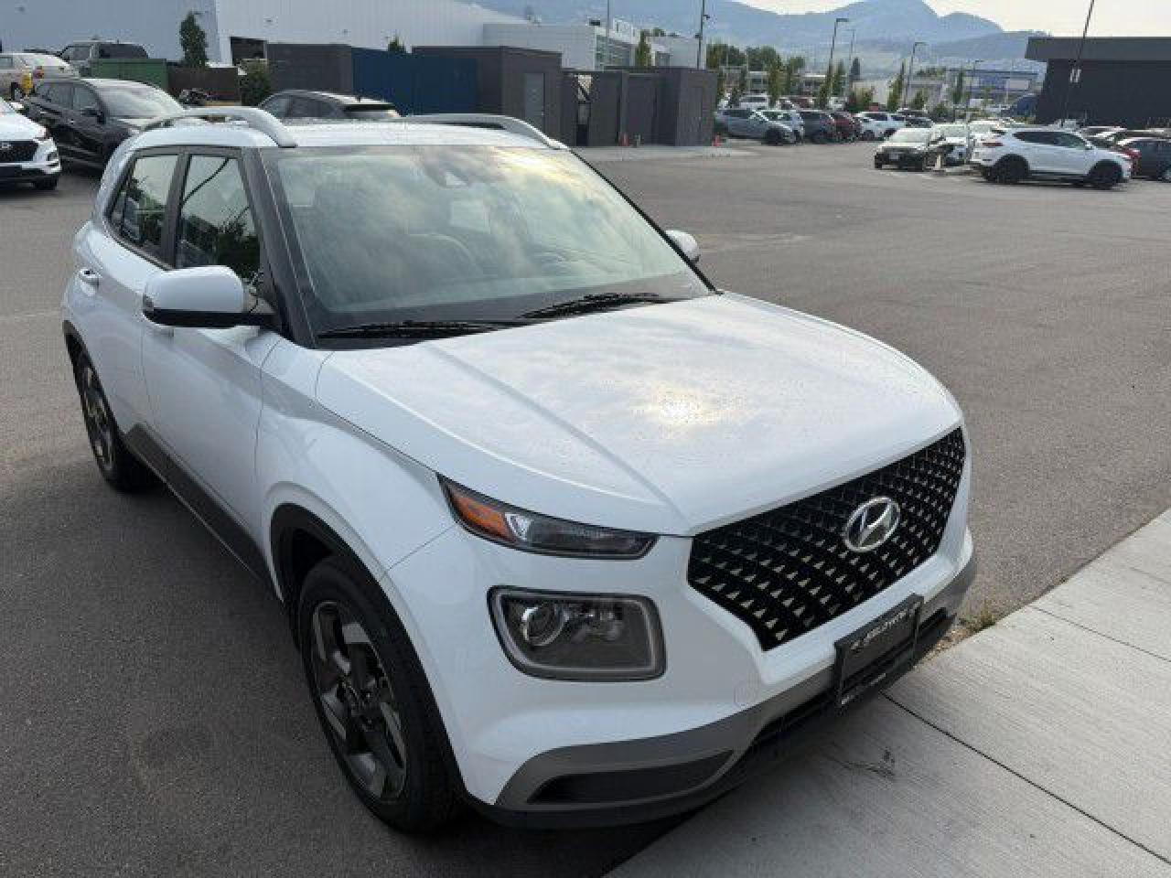 Used 2022 Hyundai Venue Ultimate SUNROOF! TOP OF THE LINE! NO ACCIDENT! for sale in Kelowna, BC