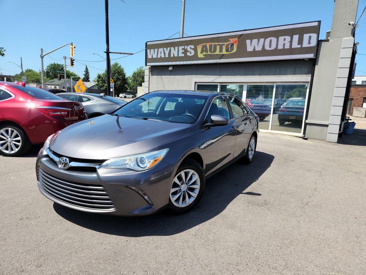 Used 2016 Toyota Camry LE for sale in Hamilton, ON